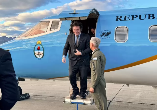 Javier Milei llega a Paraguay en una nueva cumbre Mercosur