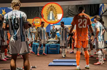 Una historia de hace 400 a�os une al rival de la Selecci�n con el manto sagrado que habita en el vestuario de la Scaloneta.