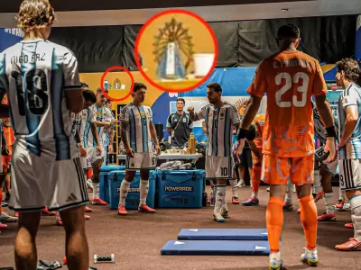 Una historia de hace 400 a�os une al rival de la Selecci�n con el manto sagrado que habita en el vestuario de la Scaloneta.