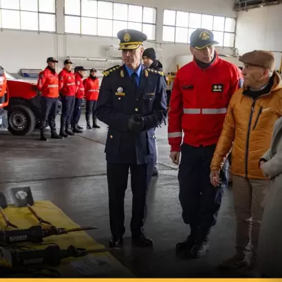 Defensa Civil y Bomberos de Mendoza recibieron tecnolog�a de punta valuada en 300 millones de pesos para emergencias de alta complejidad.