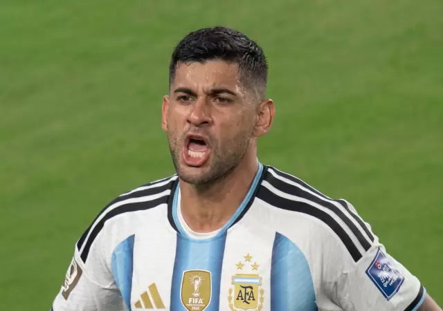 Romero meti� la cabeza, aunque el �rbitro termin� convalidando gol en contra