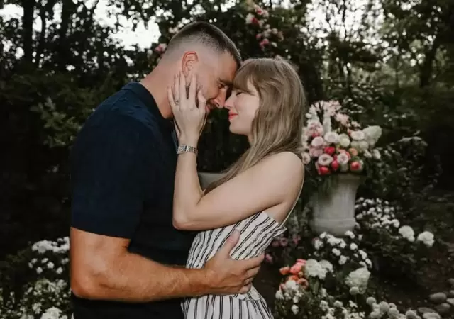 Taylor Swift y Travis Kelce sellaron su amor en una exclusiva ceremonia en Nueva York.