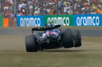 Franco Colapinto sufri� una extrema salida de pista en Silverstone que lo releg� al 19� lugar.