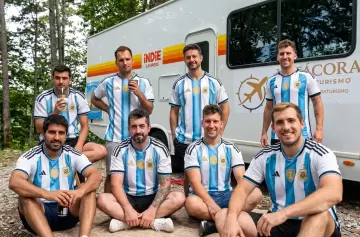 Siete amigos, un motorhome y una obsesi�n mundialista: la incre�ble traves�a de los argentinos que viajan detr�s de la Scaloneta