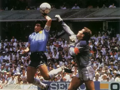 Pelota de Maradona del Mundial 86 sale a subasta millonaria