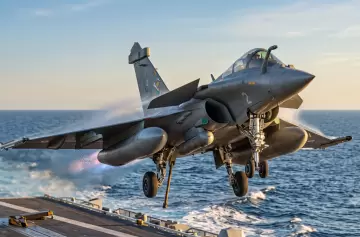 Analizamos el rol estrat�gico y la tecnolog�a del caza franc�s dise�ado para portaaviones.