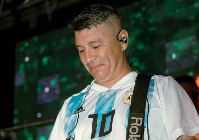 El m�sico pidi� cantar fuerte y dejar los celulares frente a Inglaterra.