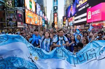 Miles de hinchas copan Manhattan con tres puntos clave antes de la final con Espa�a.