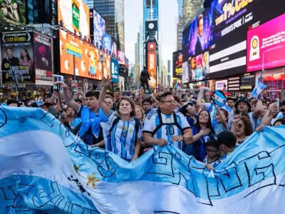 Miles de hinchas copan Manhattan con tres puntos clave antes de la final con Espa�a.