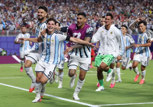 Los jugadores cumplieron con su ritual antes de cada partido