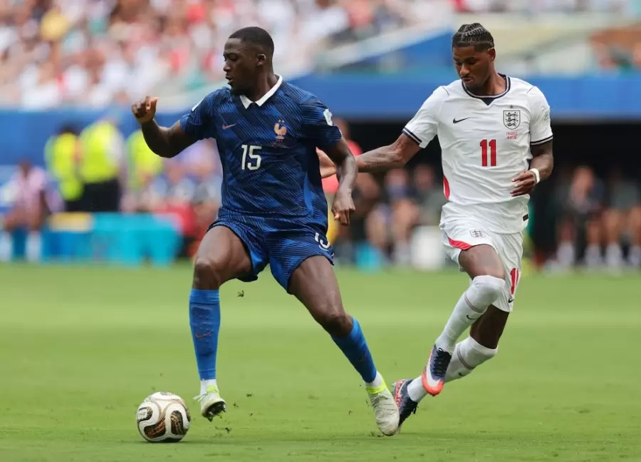 El primer tiempo terminó con Francia 4 a 0 abajo