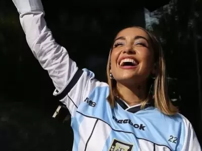 Mar�a Becerra ya ensaya el himno