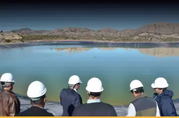 Especialistas de la UNCuyo y la Direcci�n de Miner�a realizan controles peri�dicos para certificar los par�metros ambientales en la zona.