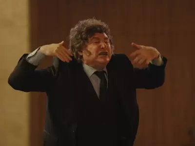 Javier Milei arengando al p�blico que fue a verlo