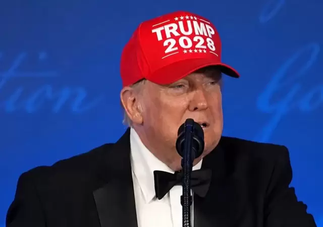 Trump luci� una gorra muy particular