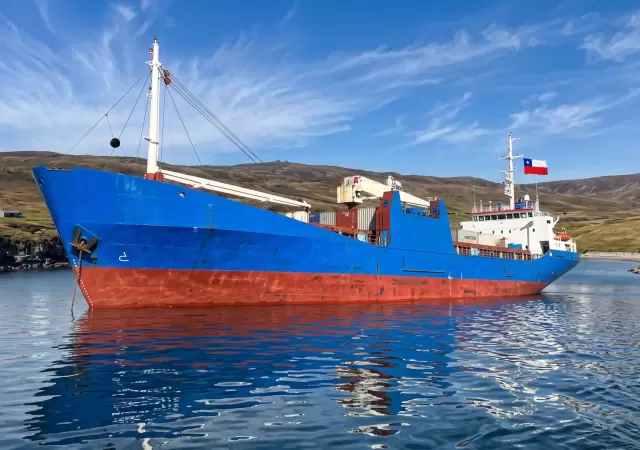 Una naviera chilena abastecer� el megaproyecto petrolero en Malvinas.